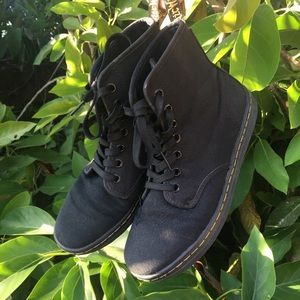 Dr. Martens Sheridan Women’s Canvas Casual Boots🥾